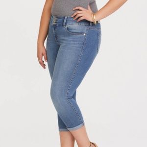 torrid Jeans - Torrid | Medium Wash 3 Button Cropped Jegging torrid Jeans - Torrid | Medium Wash 3 Button Cropped Jegging